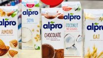Used in your morning cereal or as a chocolate dessert drink, get 20% off these delicious plant-based drinks from @Alpro.