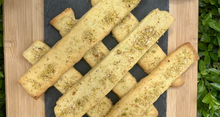 Pistachio & Almond cookie sticks a new creation 😃deliciously addictive 🤩 you will find these newbies in this years Diwali Hampers 🪔#homemadecookies #pistachioalmond #cookiesticks #diwalihampers #diwaligifts #festivals